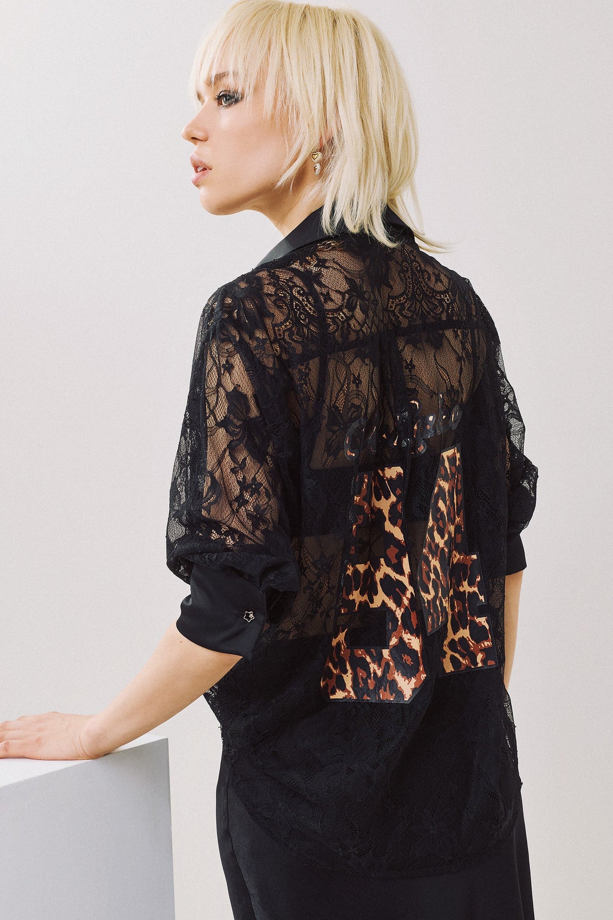EIGHTY2 Μαύρο oversized lace πουκάμισο με prin