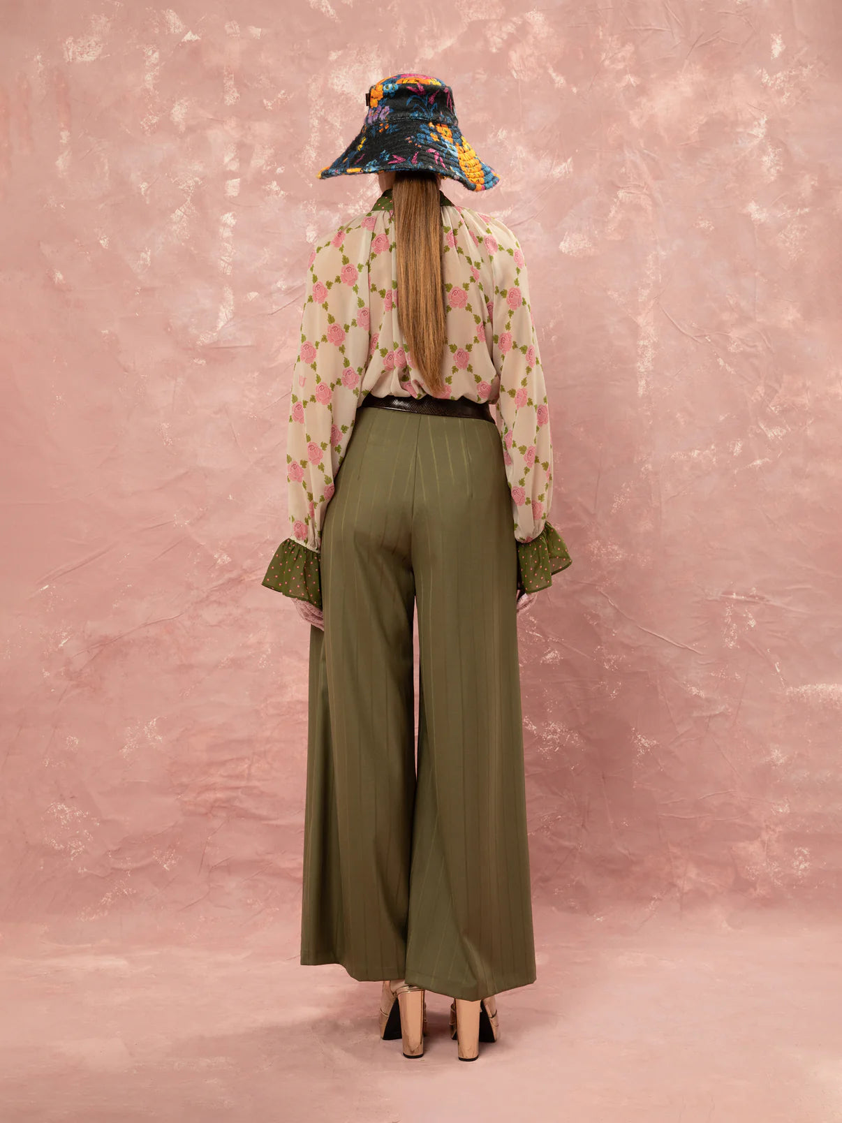 WE__ARE
WIDE LEG PLEATED PANTS - LIME