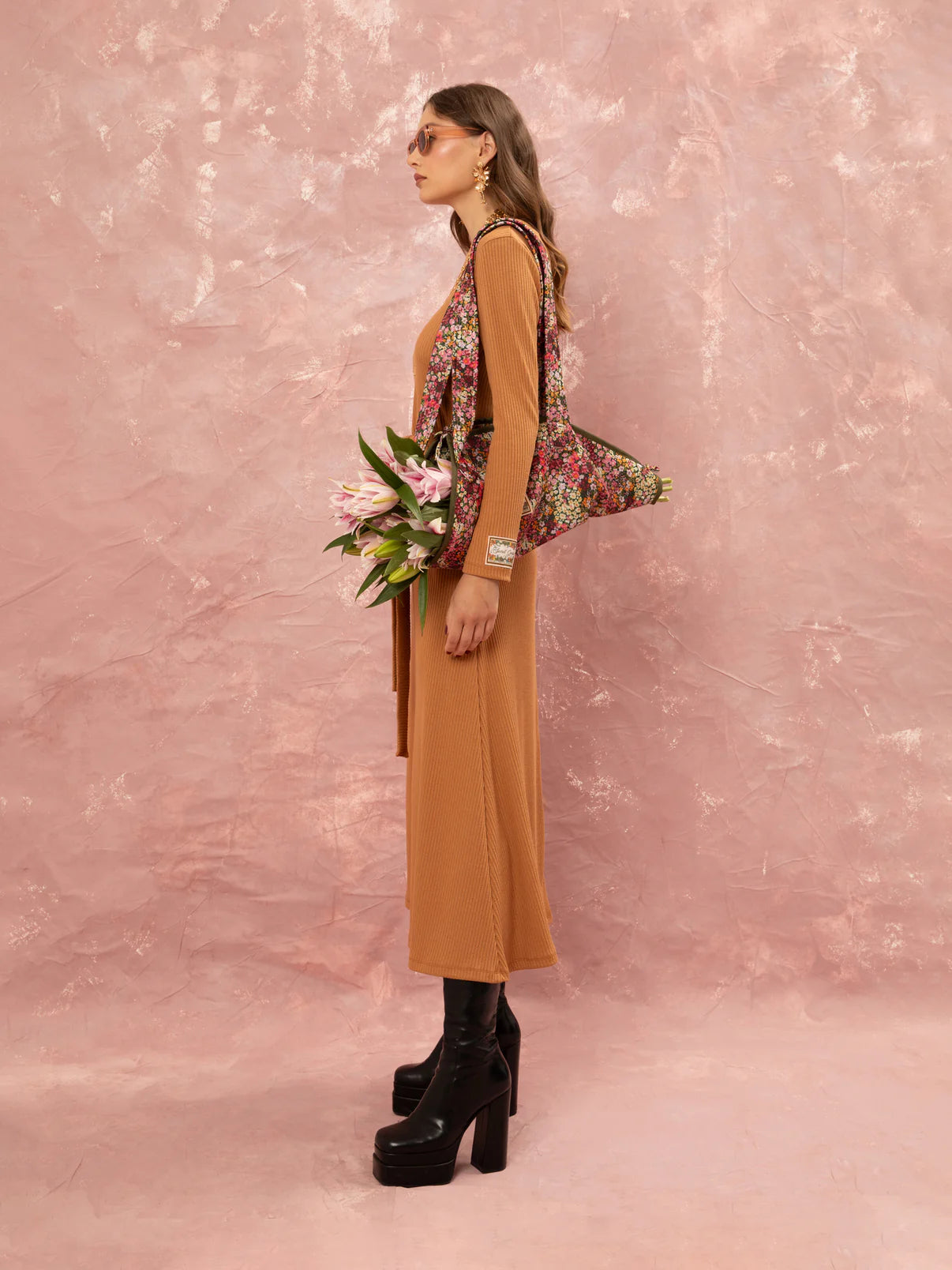 WE__ARE
KNITTED RIBBED DRESS - BEIGE