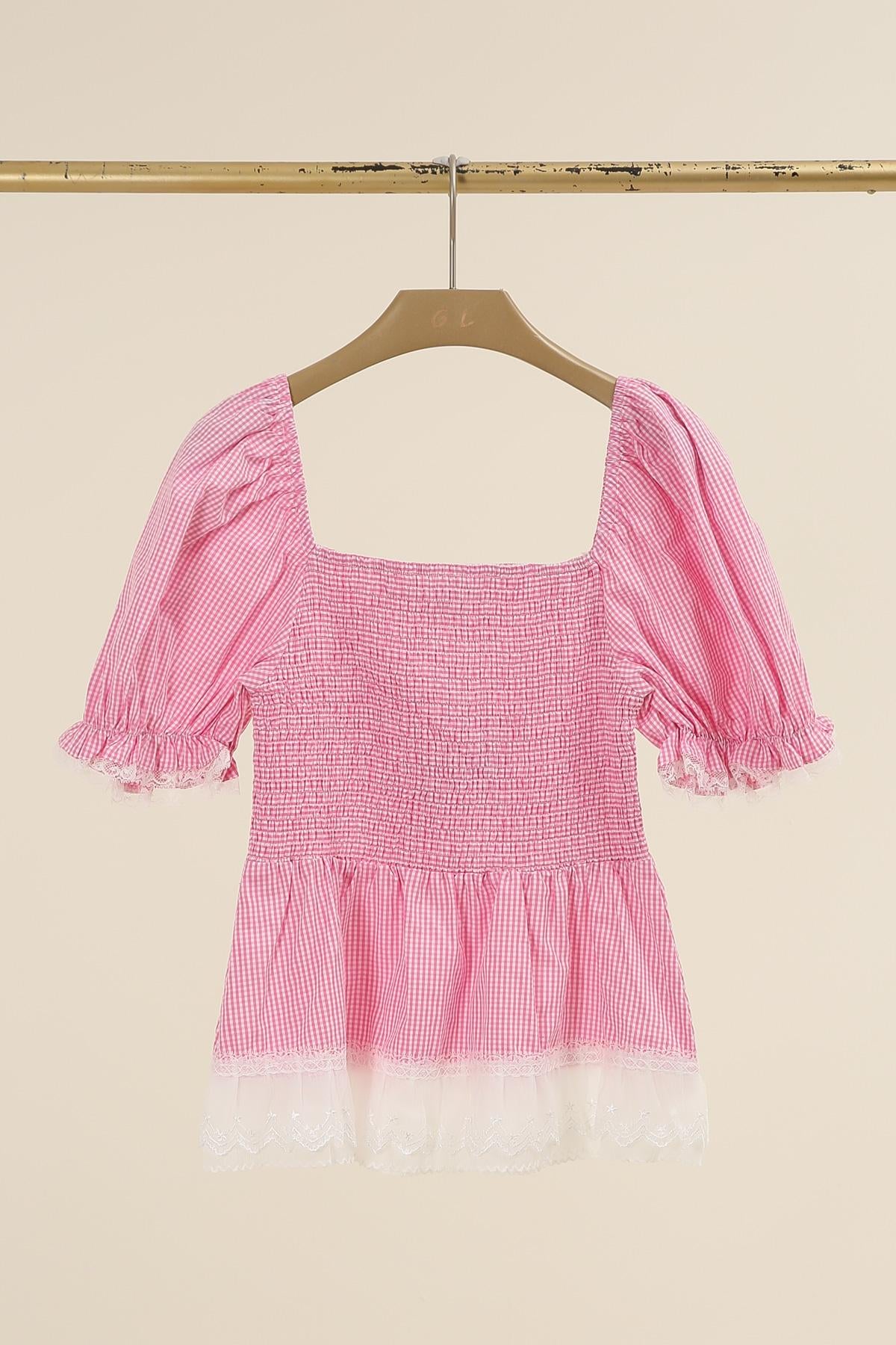 pink top golden live