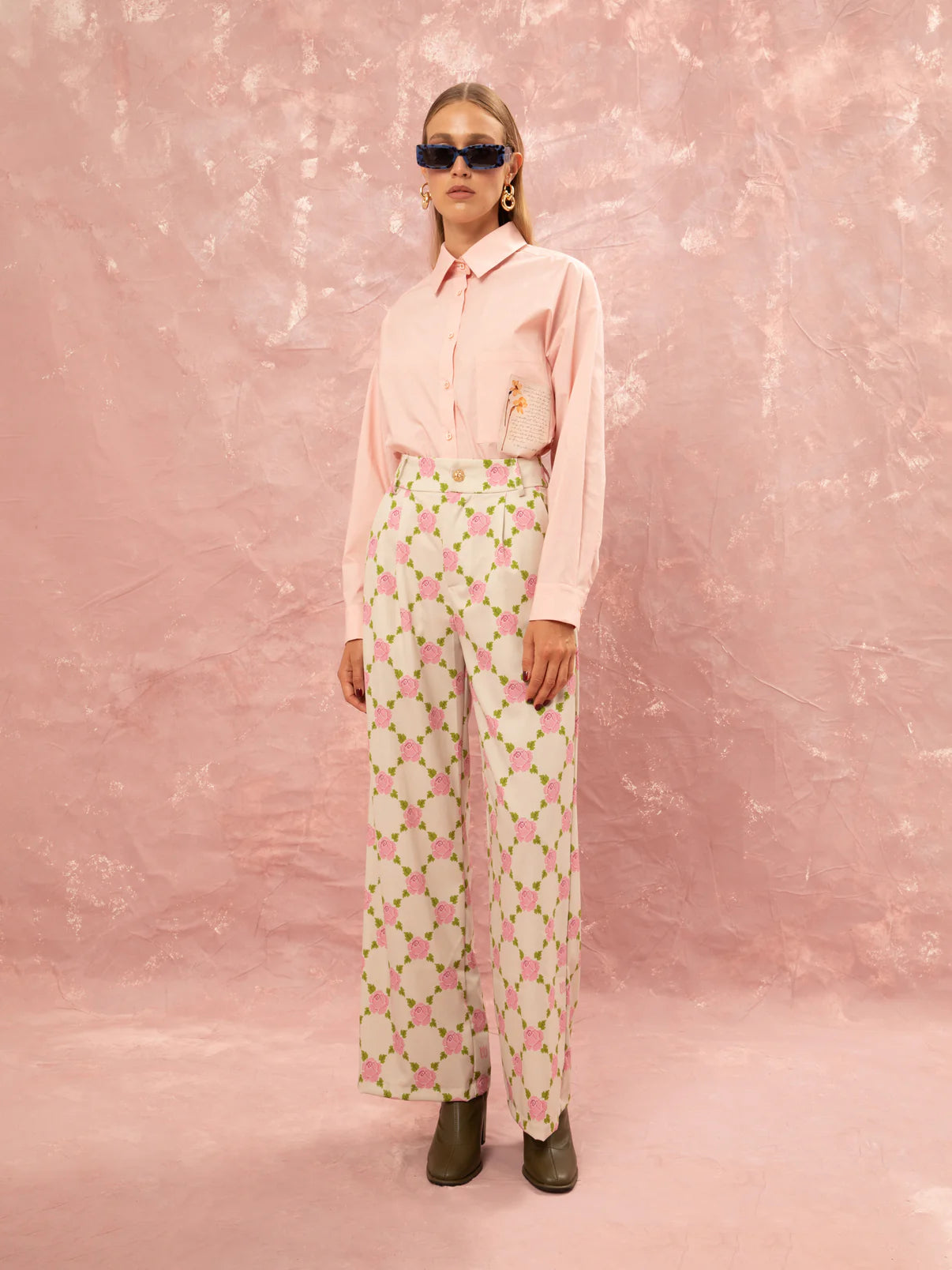 WE__ARE
PLEATED CLASSIC PANTS - ROSES