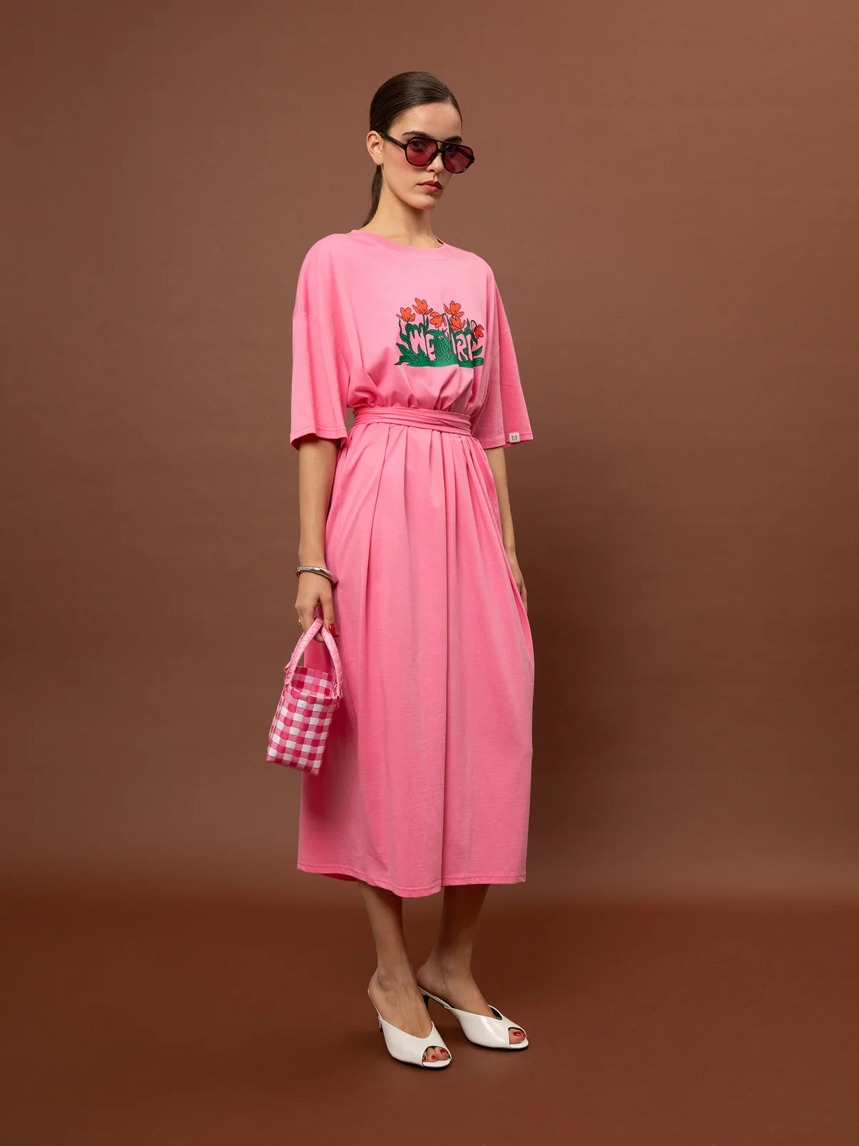 WE__ARE
OVERSIZED MAXI T-SHIRT-DRESS PINK