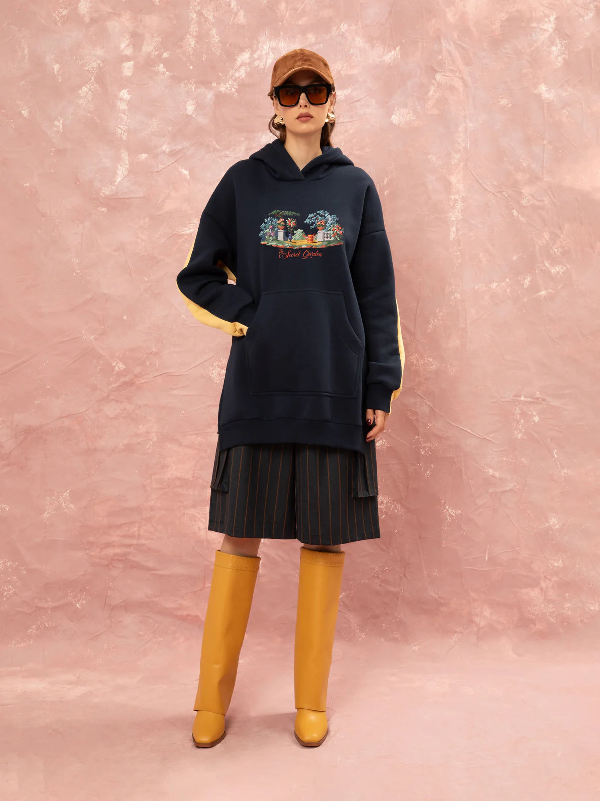 WE__ARE
OVERSIZED HOODIE - BLUE/YELLOW