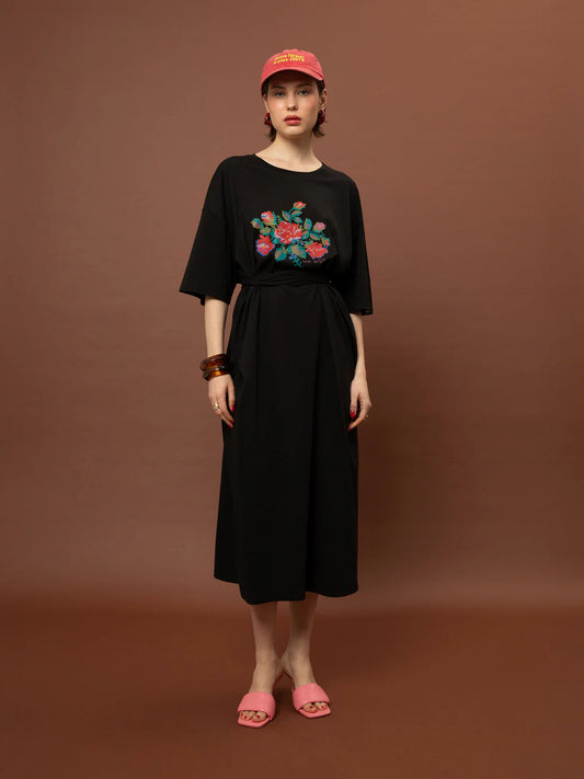 WE__ARE
OVERSIZED MAXI T-SHIRT-DRESS BLACK