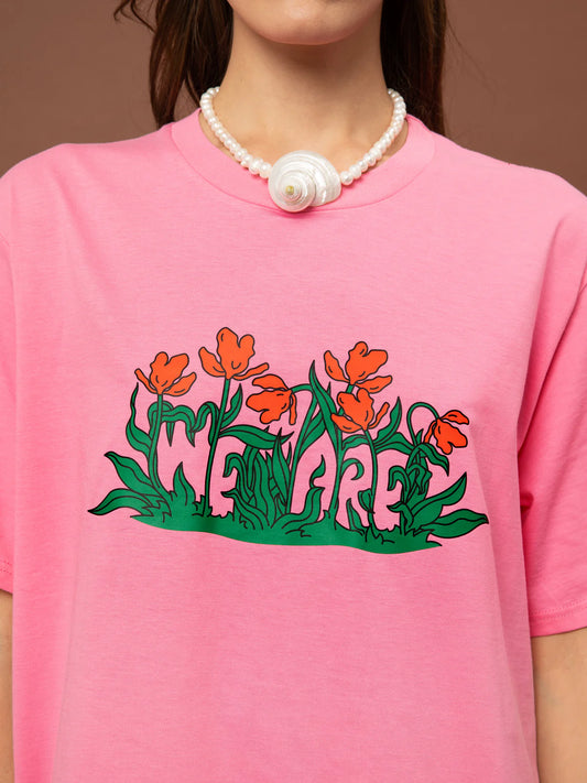 WE__ARE
OVERSIZED T-SHIRT - PINK