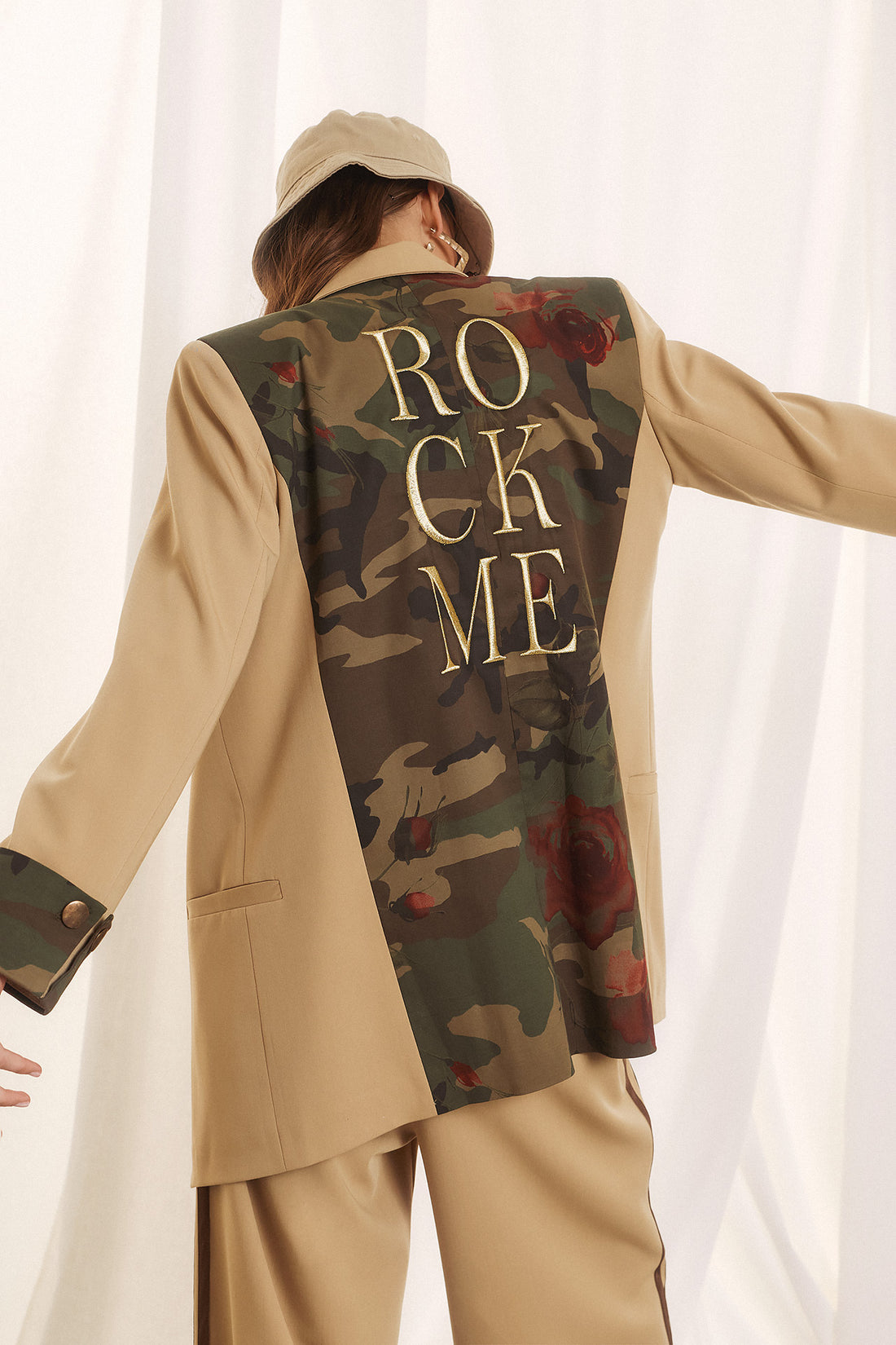 Eighty2 Blazer “Rock Me”