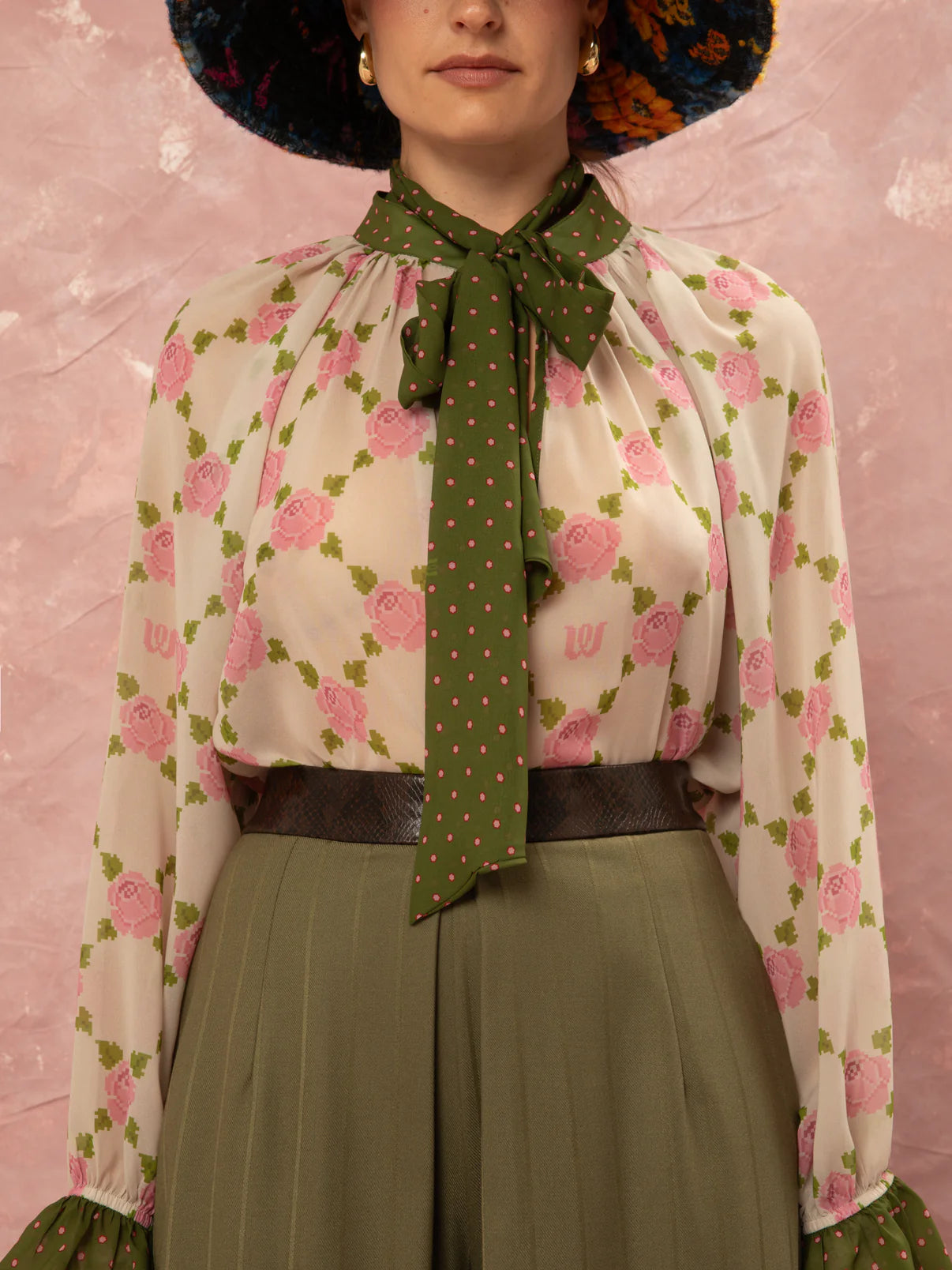 WE__ARE
WIDE LEG PLEATED PANTS - LIME