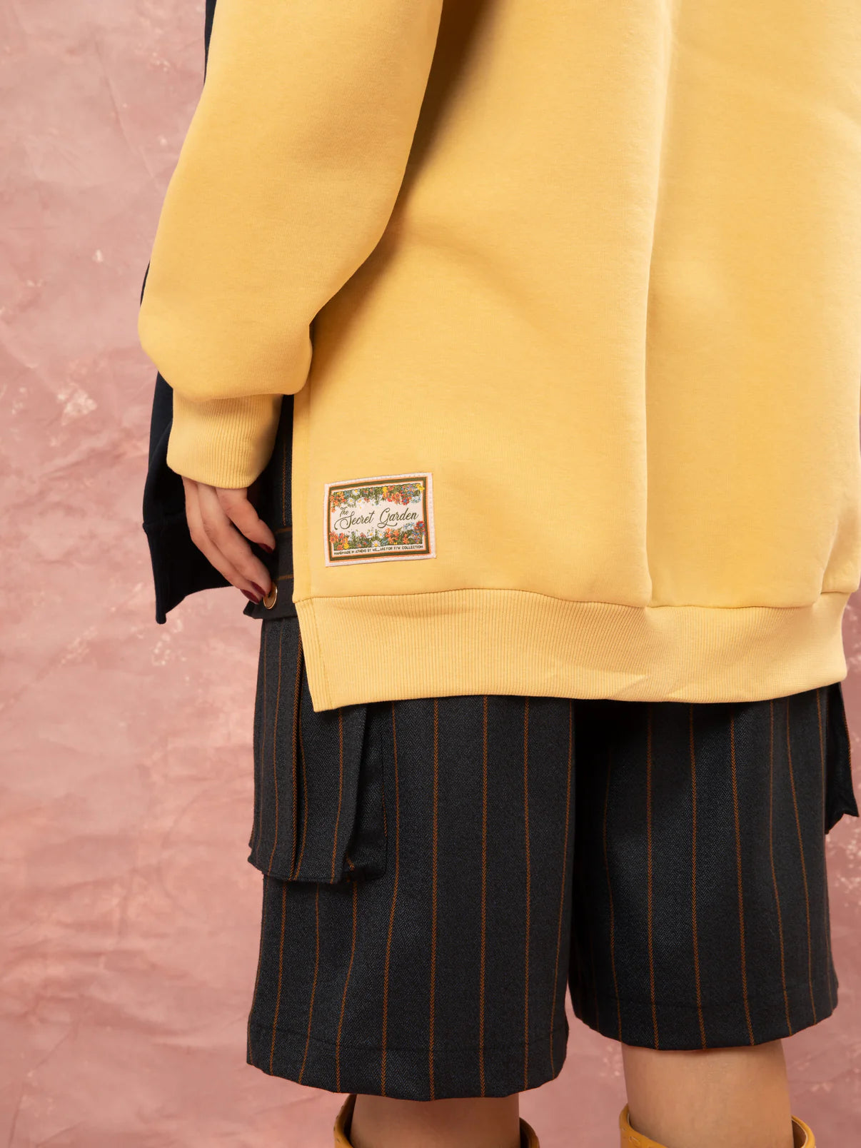 WE__ARE
OVERSIZED HOODIE - BLUE/YELLOW