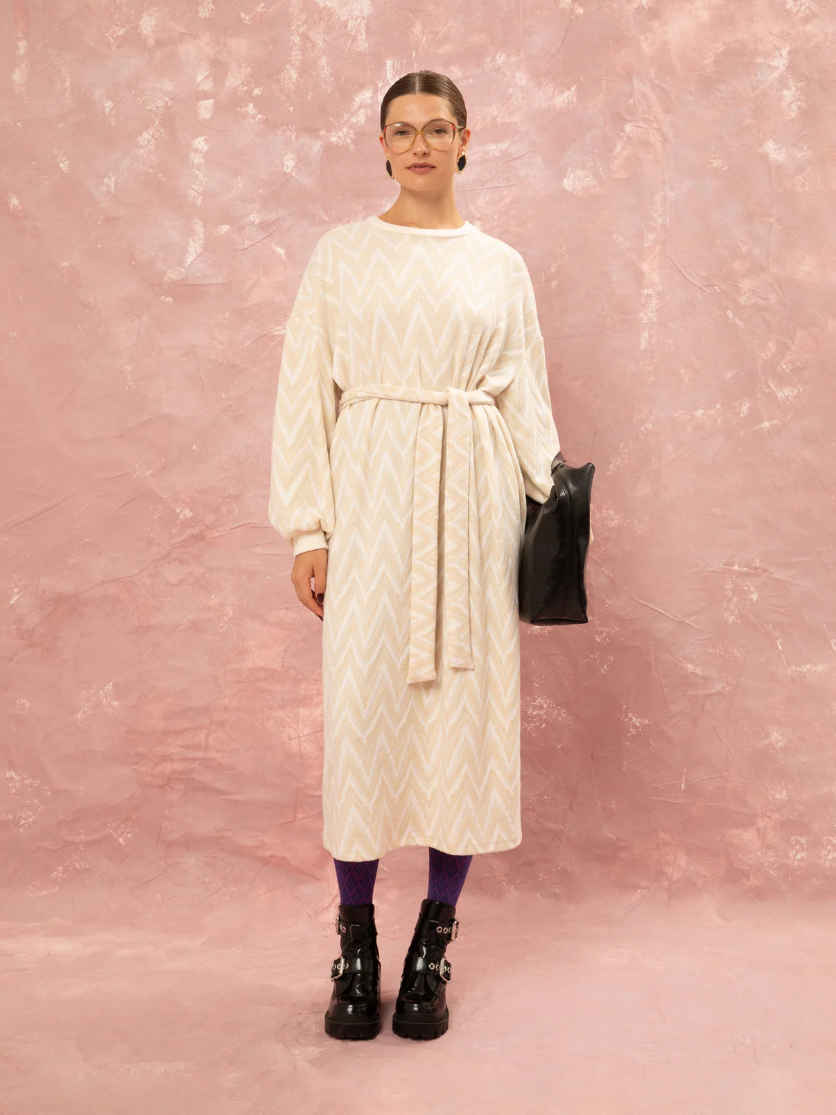WE__ARE
KNITTED OVERSIZED DRESS - BEIGE