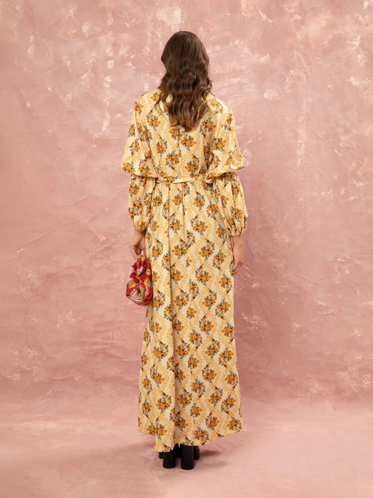 WE__ARE
V-NECK MAXI DRESS - LACE BOUQUET CREAM