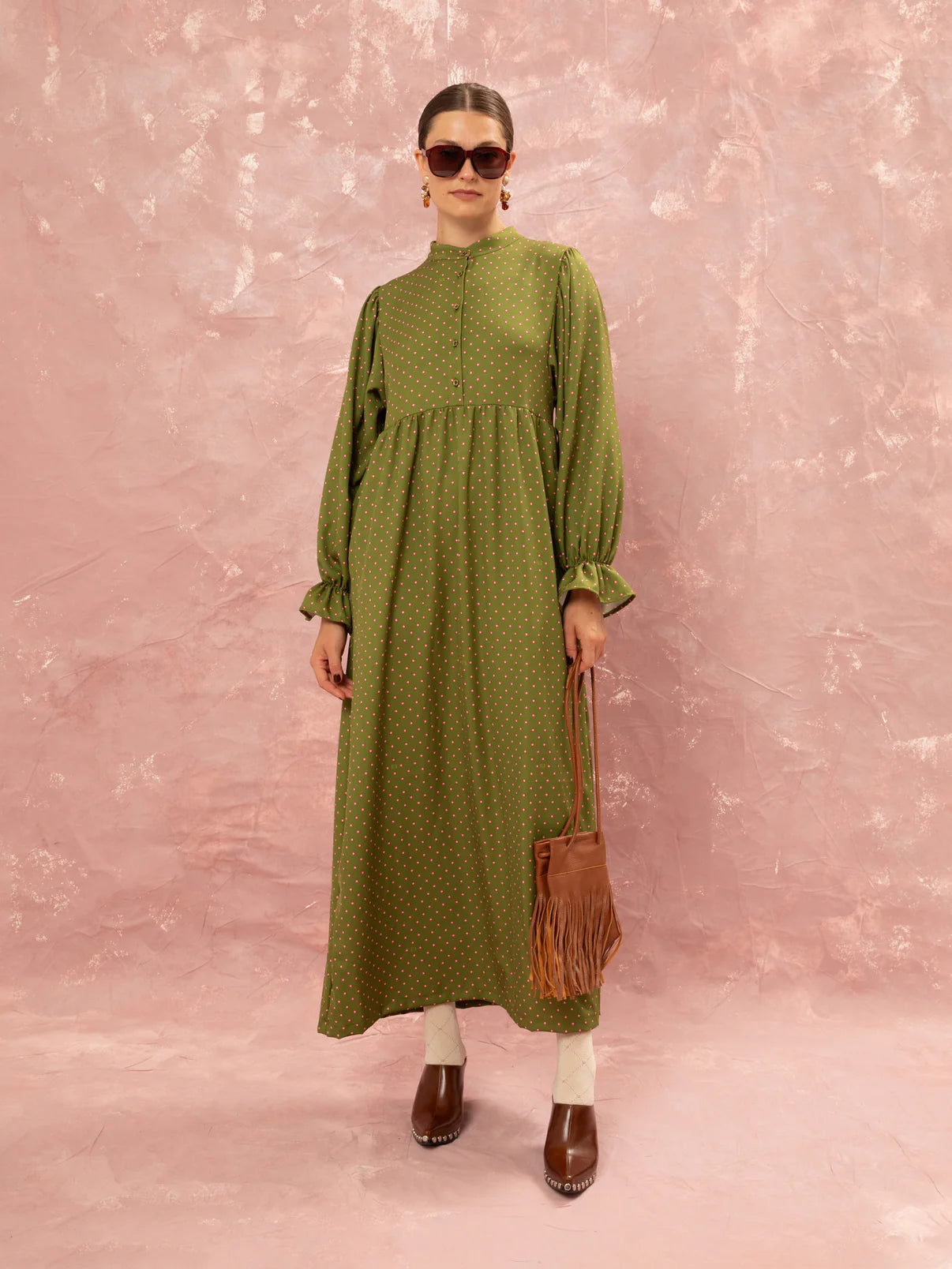 WE__ARE
MAO COLLAR MAXI DRESS - FLORAL DOT LIME