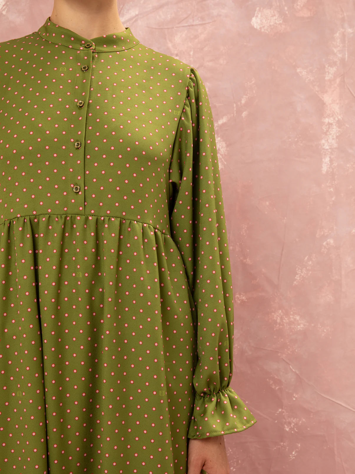 WE__ARE
MAO COLLAR MAXI DRESS - FLORAL DOT LIME