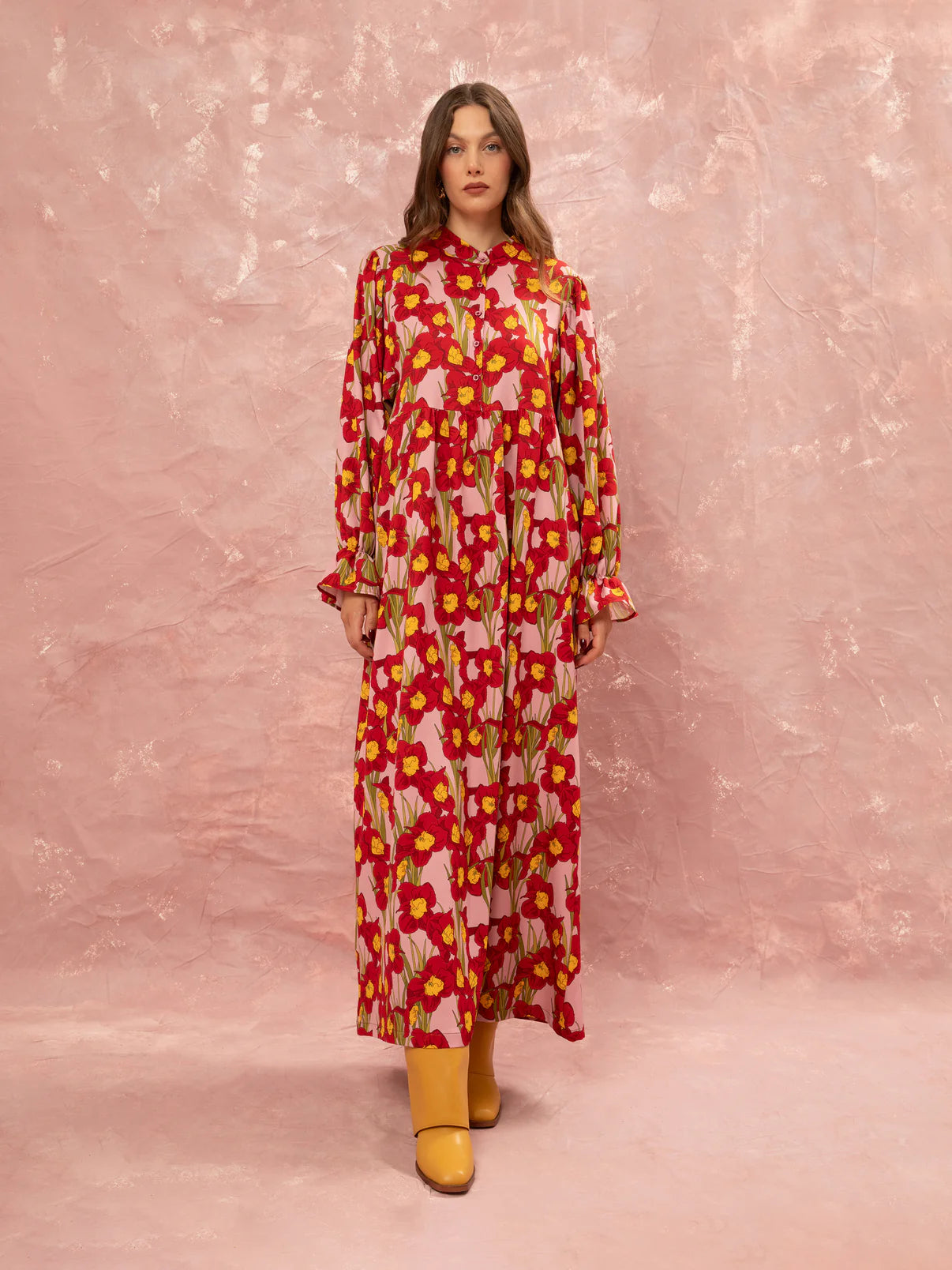 WE__ARE
MAO COLLAR MAXI DRESS - NARCISSUS PINK