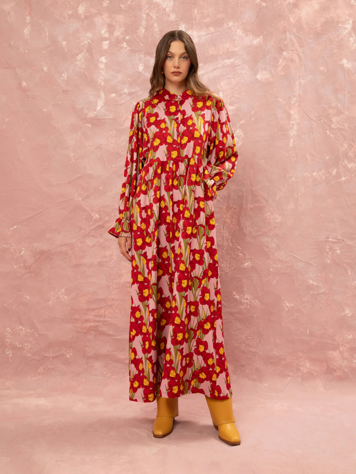 WE__ARE
MAO COLLAR MAXI DRESS - NARCISSUS PINK