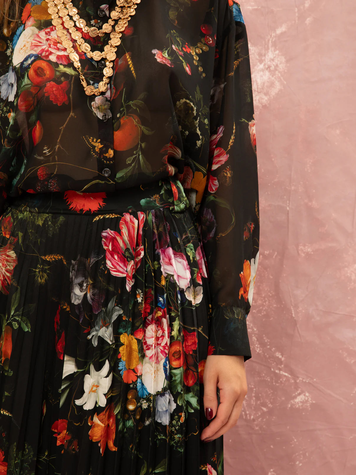 WE__ARE
PLEATED MAXI SKIRT - STILL LIFE