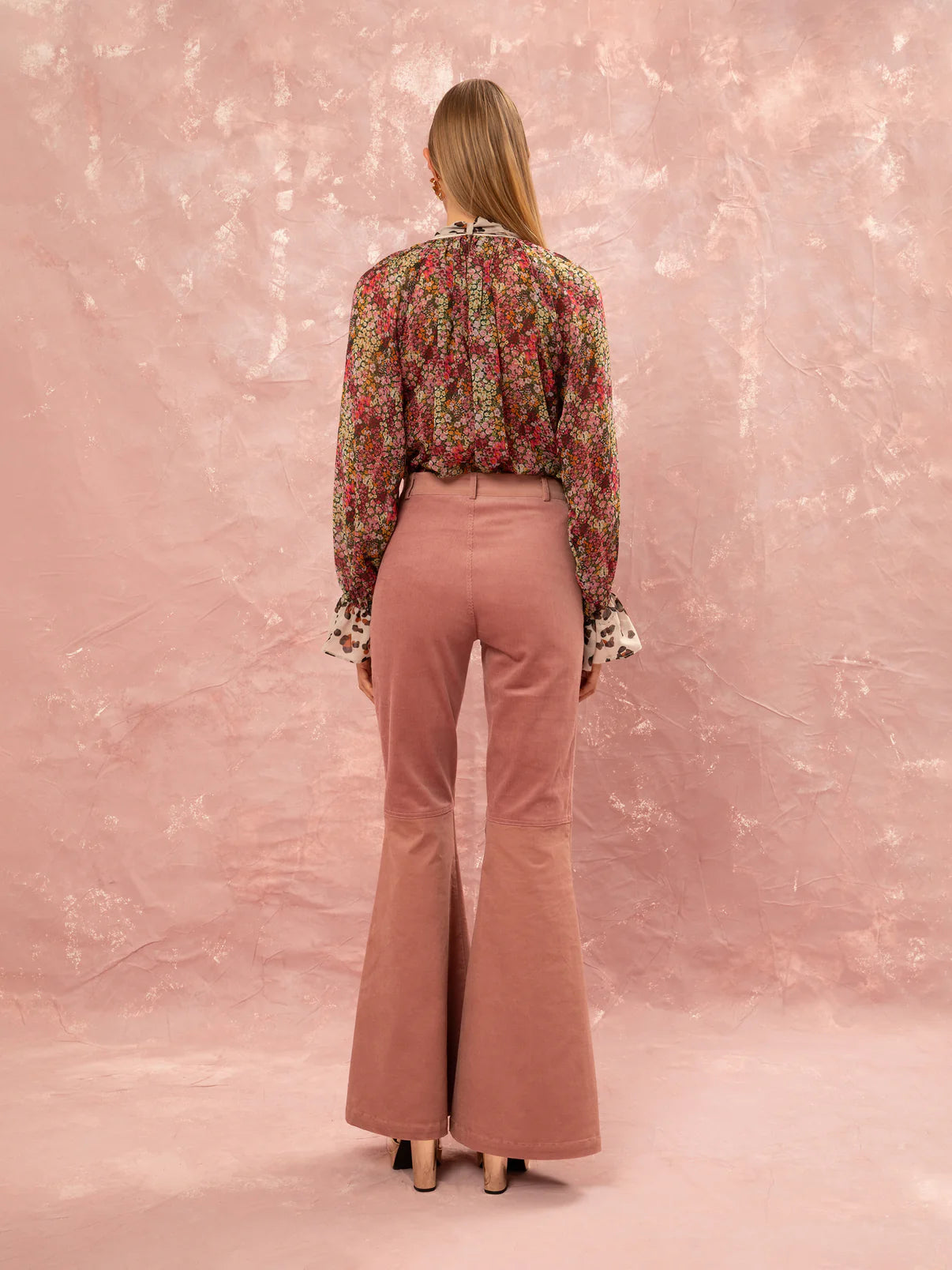 WE__ARE
CORDUROY FLARED PANTS - PINK