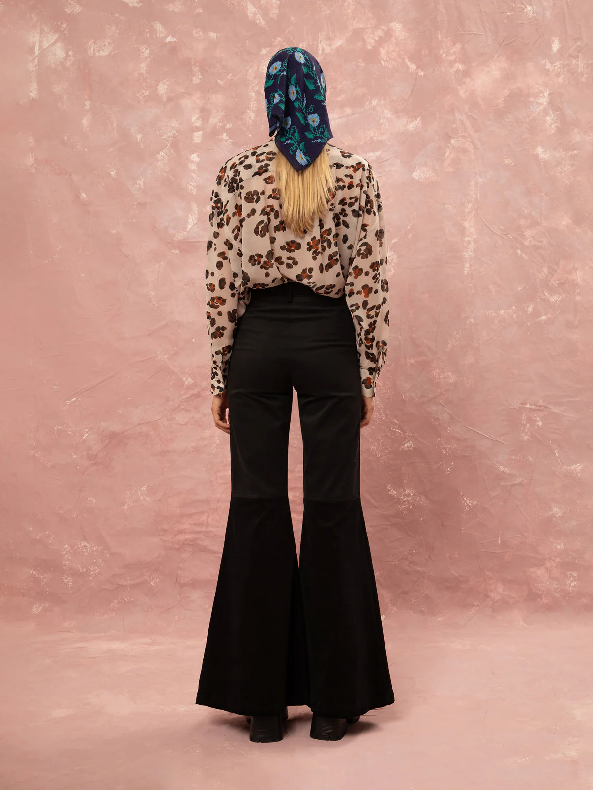 WE__ARE
CORDUROY FLARED PANTS - BLACK