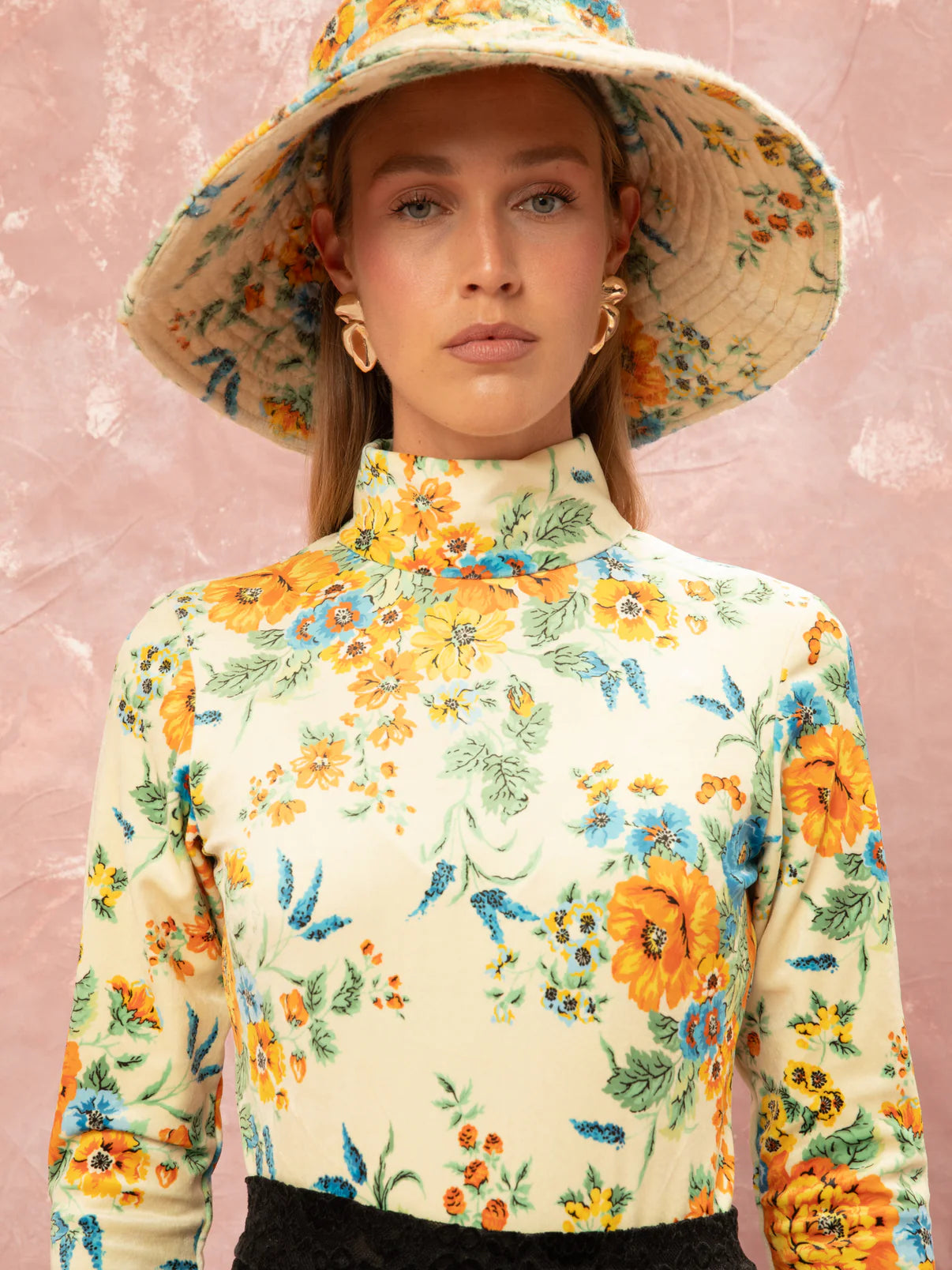 WE__ARE
FLUFFY BODYSUIT - TAPETSARIA CREAM