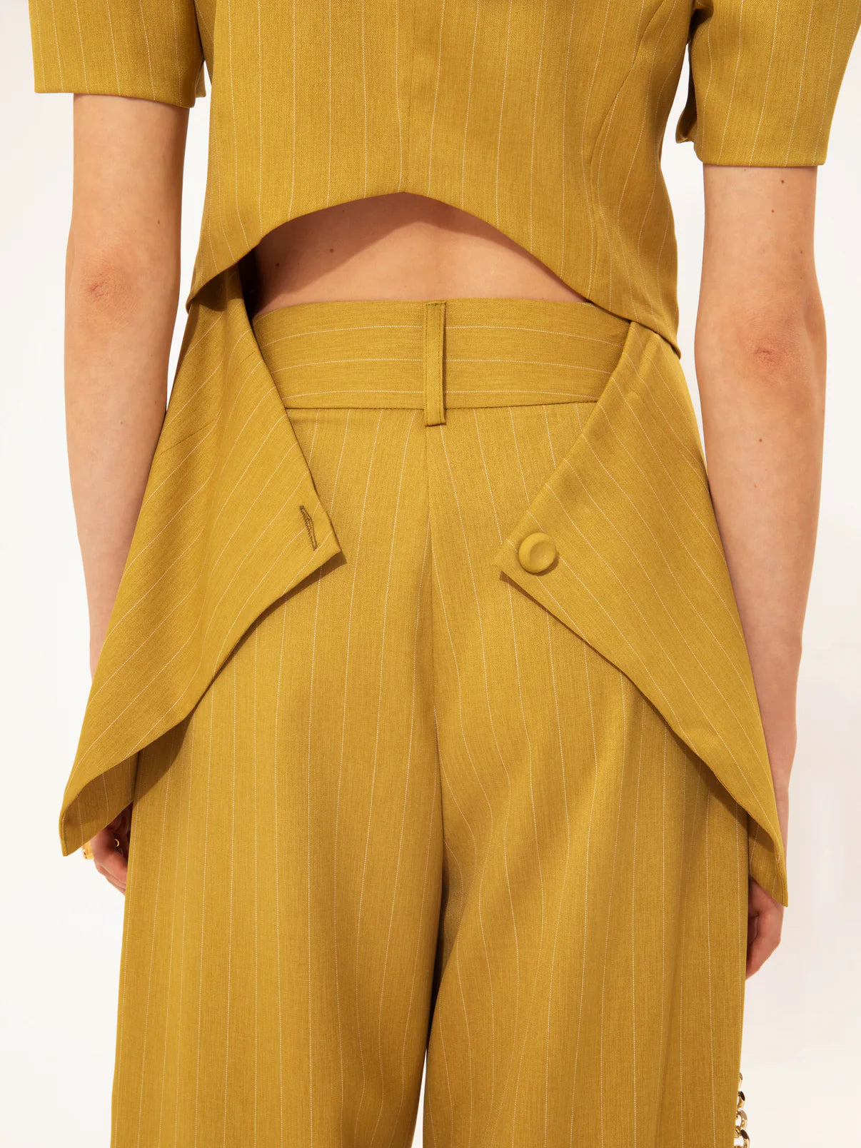 We are PLEATED CLASSIC PANTS LIME