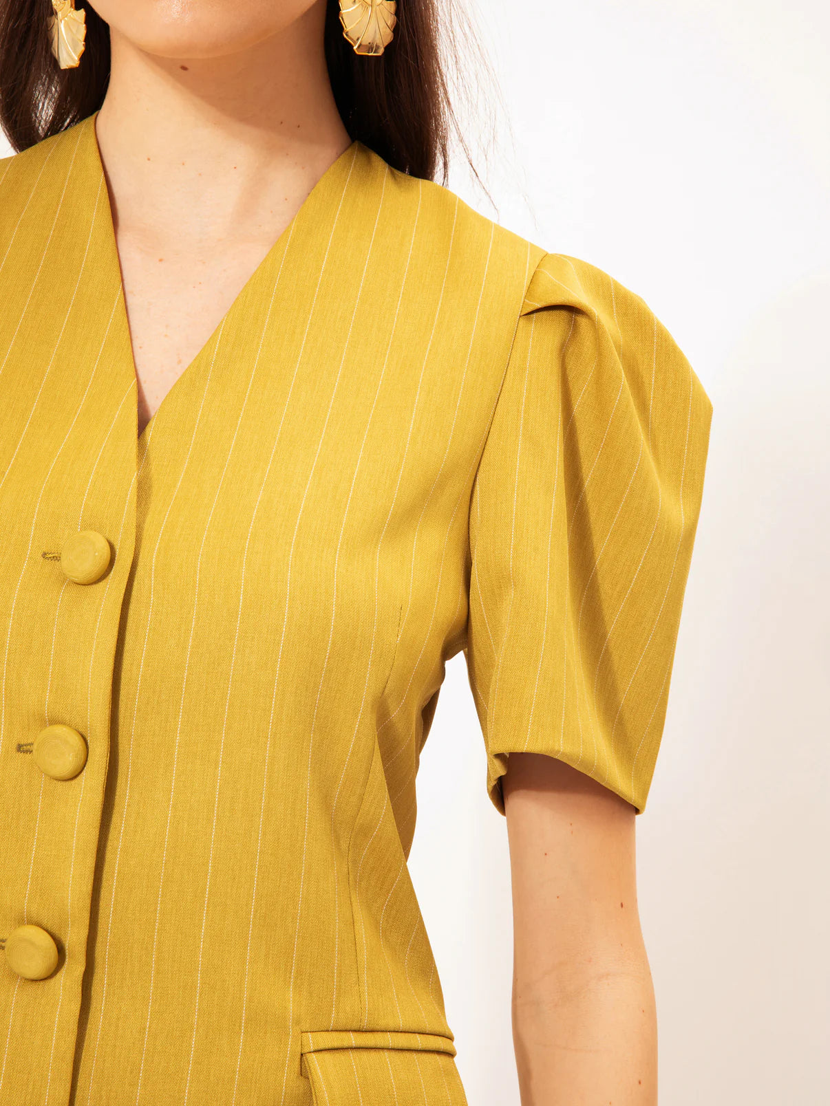 We are SHORT-SLEEVE BLAZER-TOP LIME