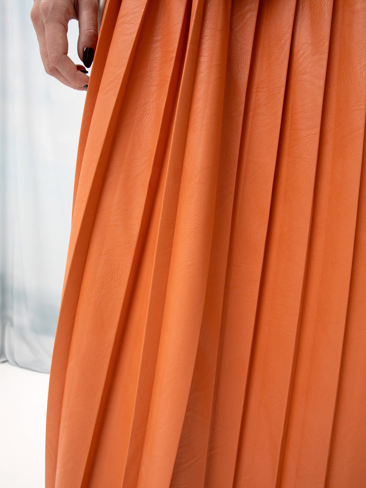 VEGAN-LEATHER PLEATED MAXI SKIRT ORANGE