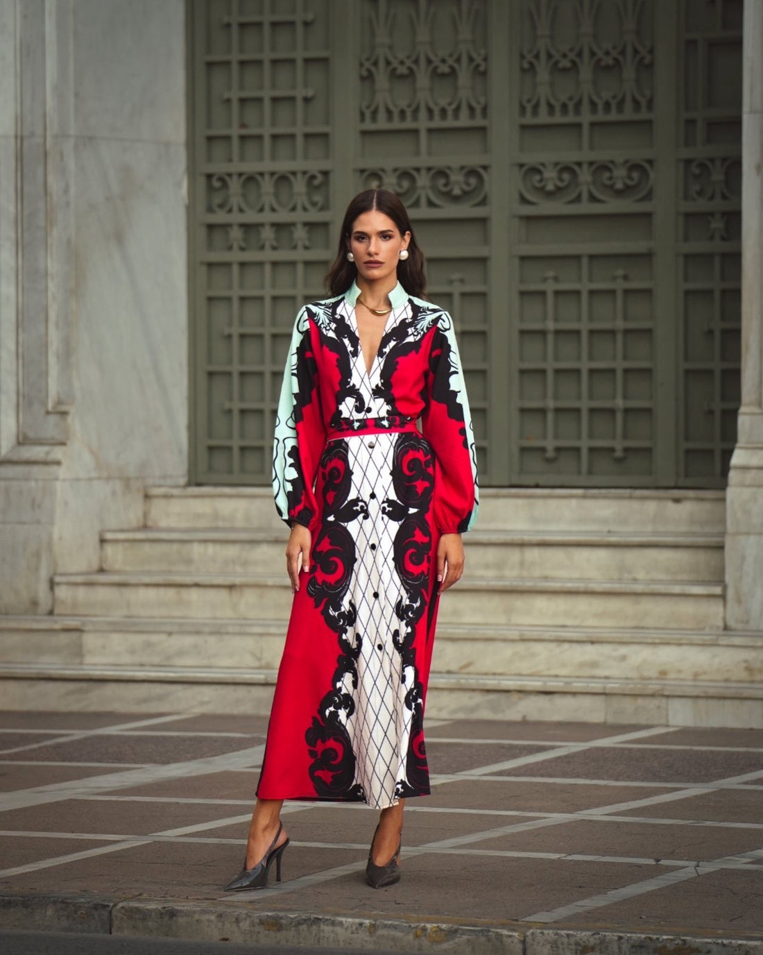 EIRIANNA
EXTRAVAGANT LONG DRESS