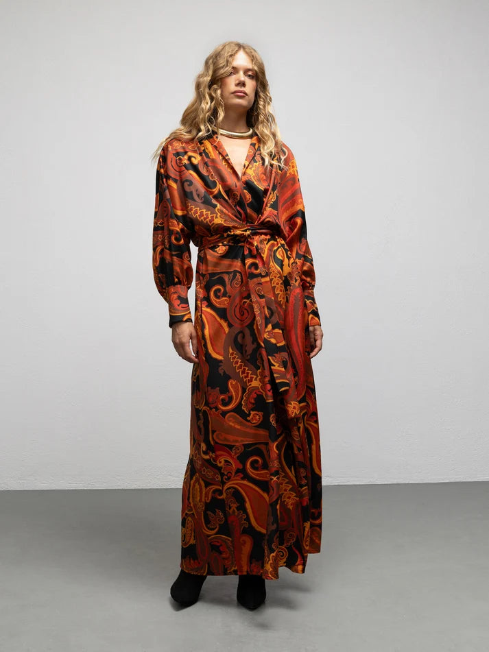 WE__ARE MANHATTAN DRESS - PAISLEY BLACK